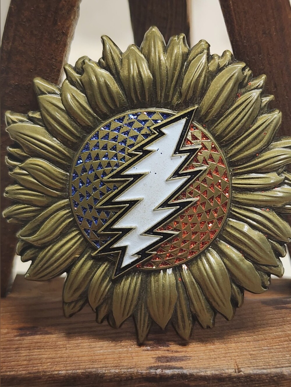 Rare Grateful Dead Limited Edition Flower Collector's Pin #25/100 with Glow